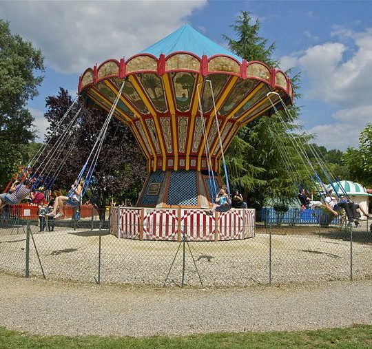 Chaises volantes du Parc du Bournat
