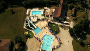 Camping 4 étoiles avec piscine à Sarlat