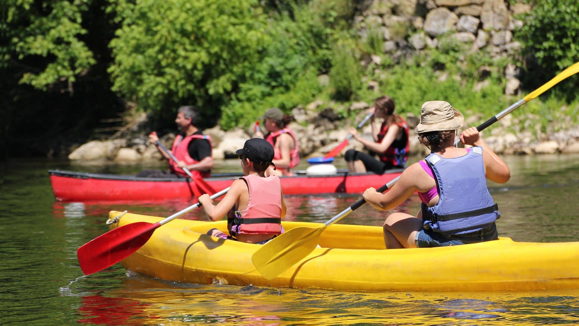 Base de canoë au départ du camping en Dordogne